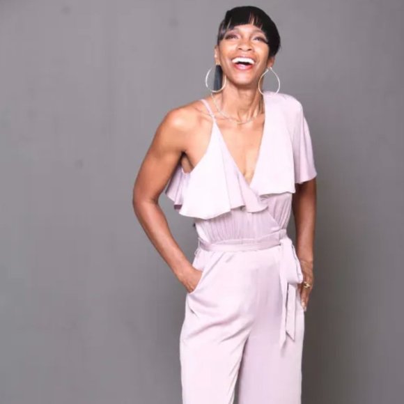 satin light colored jumpsuit - Picture 1 of 2